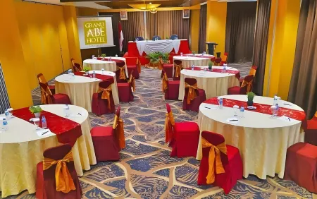 Grand Abe Hotel Отели в г. Wai Mhorock