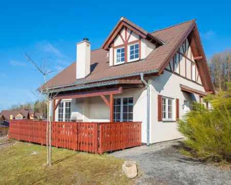 Villa with Bubble Bath, Solarium and Fireplace Hotels in Dahlem