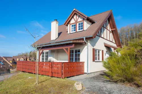 Villa with Bubble Bath, Solarium and Fireplace Hotels in Dahlem