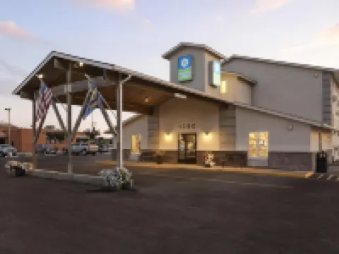 特溫福爾斯貝斯特韋斯特SureStay飯店 特溫福爾斯縣住宿飯店