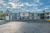 Super 8 by Wyndham Morganton