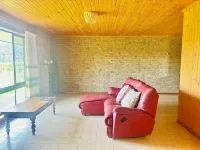 Retreat to Willunga Farmhouse. Attractions Willunga Market, Wineries, Walking Hotels in Willunga