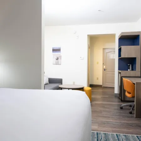 Comfort Suites Oil Center