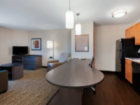 Candlewood Suites 梅德福 杰克遜縣酒店