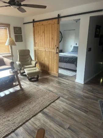 Lovely location close to the lake and downtown Lake CIty & Several beaches.