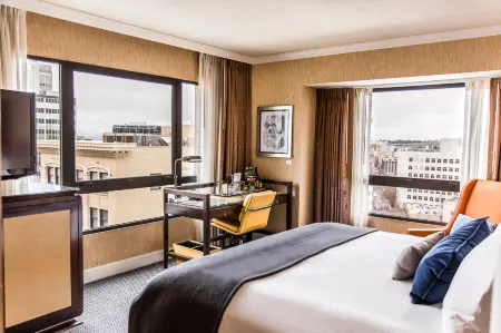 Dossier Отели рядом с достопримечательностью «KIDD's Toy Museum»