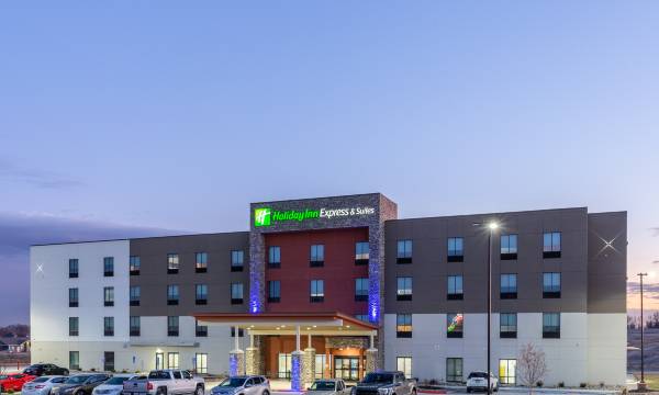 Holiday Inn Express & Suites Kearney by IHG