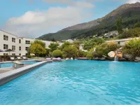 Mercure Queenstown Resort - Pools