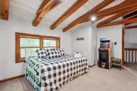 戶外可容納7人的家庭度假屋，趣味街機遊戲