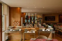 Radisson Blu Plaza Hotel Hyderabad Banjara Hills - Завтрак