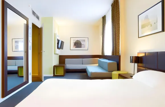 基里亞德奧利機場安蒂蒙酒店