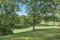 Holiday Ridge Escape - Holiday Hills Branson - Golf Resort - Outdoor Pools