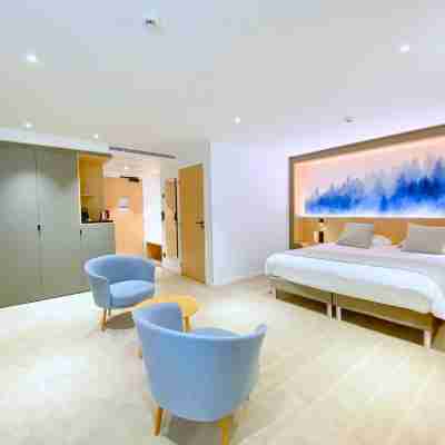 Brit Hotel Piscine & Spa - Fougères Rooms