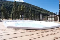 NEW! Luxury Keystone Condo with Mountain Views