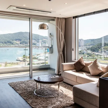 Hotel the Fora Suites Geoje