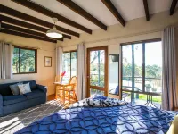 Bumblebrook Farm Motel Hotels in Bega