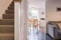 Charming 2 Bedroom Home in the Cotswolds - 2-Star