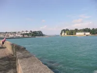 Holiday home with partial sea view, Douarnenez