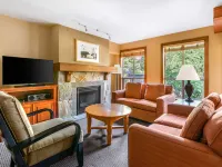 Hilton Grand Vacations Club Whistler Hotels near Emerald Express