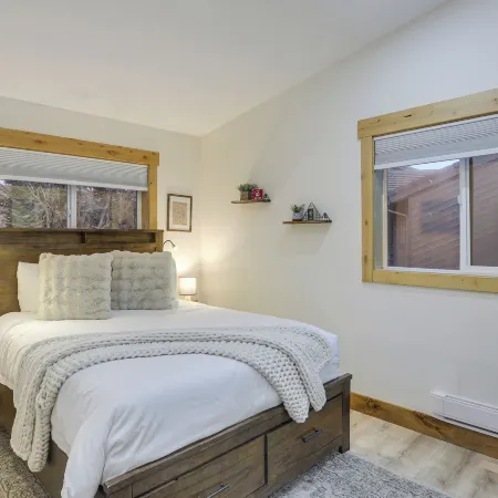 Cozy Avon Condo w/ Grill: Walk to Ski Shuttle