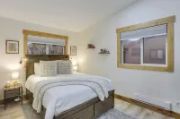 Cozy Avon Condo w/ Grill: Walk to Ski Shuttle - balcony