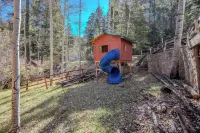 Cozy cottage nestled in the middle of Cloudcroft