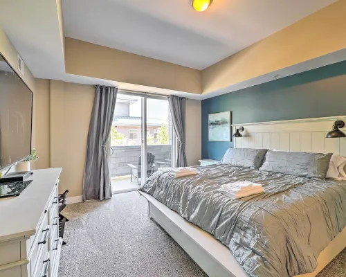 Grand Haven Condo - Walk to Nearby Hot Spots! Hotels in Grand Haven
