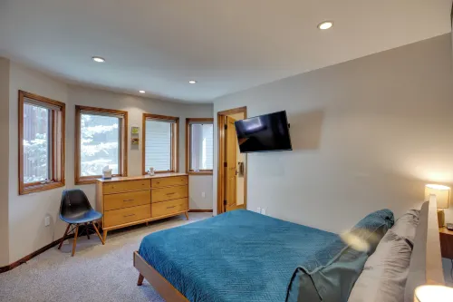 คอนโดแวดล้อมไฟฟ้าในโรงแรม Bright Downtown Telluride - ทางขึ้นสกีในไม่กี่ขั้นเท้า! - 3 ดาว