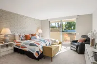 Quintessential Mid-Century Modern Oasis in the Desert - 3-Star