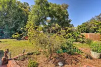 2 Mi to Riverwalk: Palmetto Gem w/ Fire Pit & BBQ