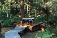 Krishna Farm Retreat Hotels in Mapleton