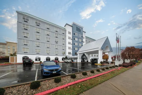 Four Points by Sheraton Louisville Airport - Airport Shuttle