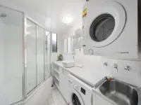 Stylish 1-Bed Stay with Balcony & Study