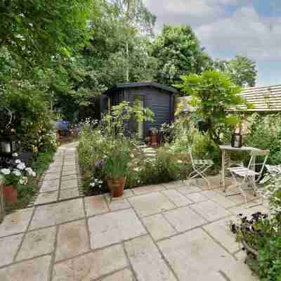 Gorgeous Garden Flat Kensal 1 Bed Hotel Exterior