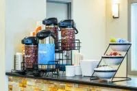 Comfort Inn & Suites - breakfast
