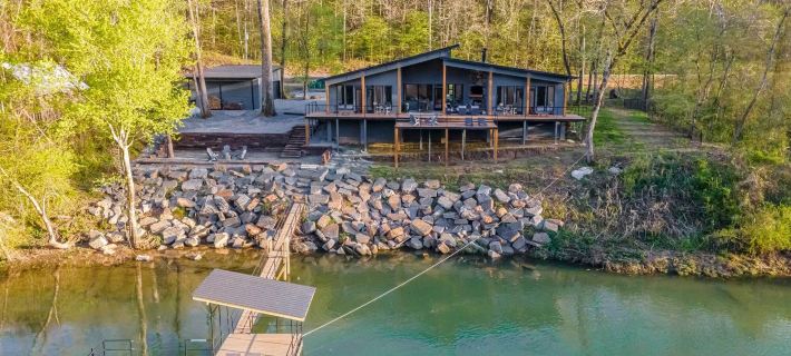 Riverfront Heber Springs Home with Dock and Slip! Hotels in Cleburne County