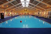Quality Inn & Suites - مسبح