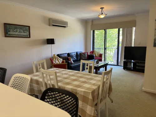 Beautiful two bedrooms apartment with free parking - balcony