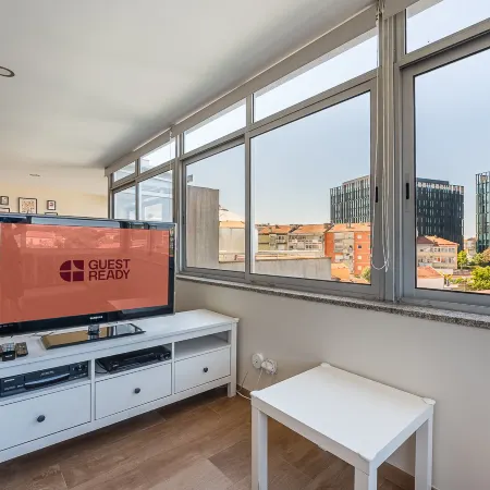GuestReady - Modern haven with a balcony