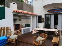 Ericeira Chill Hill Hostel & Private Rooms - Peach Garden