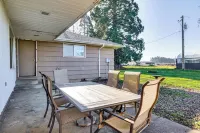 Secluded Albany Escape, Pet Friendly w/ Fee