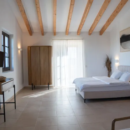 Vino Resort Son Amaret