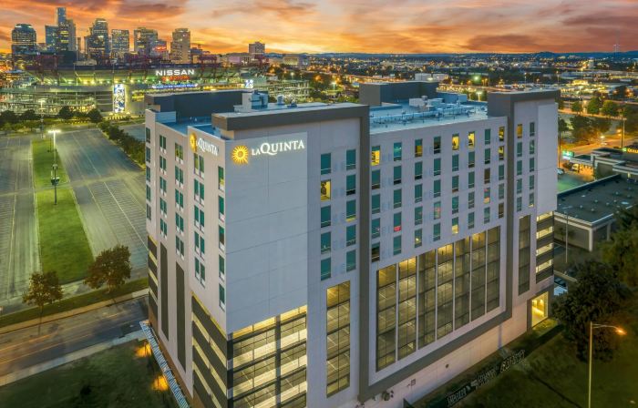 La Quinta Inn & Suites by Wyndham Nashville Downtown/Stadium