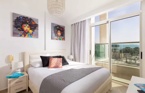 Mamad - Bright Eilat Escape with Balcony n Pool