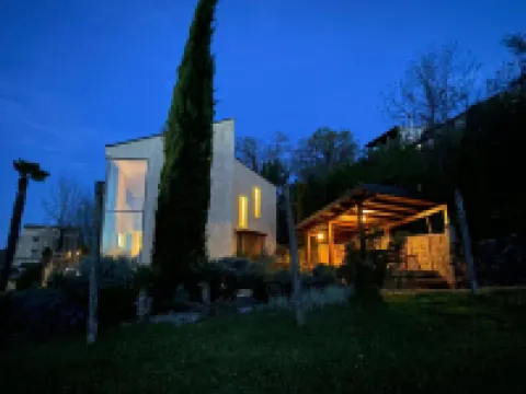 Le Grand Cru Villa - Award Winning Holiday Home 2025 - parking