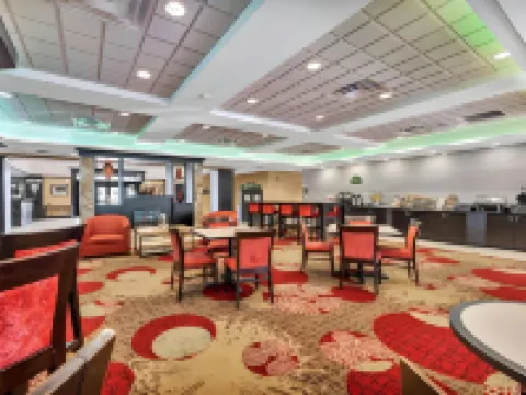 Holiday Inn Express & Suites RALEIGH WEST - LENOVO CENTER by IHG Hotels in Meredith