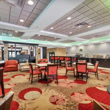Holiday Inn Express & Suites RALEIGH WEST - LENOVO CENTER by IHG