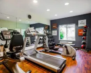 獨立城舒適套房酒店-堪薩斯城 - 健身室/gym room