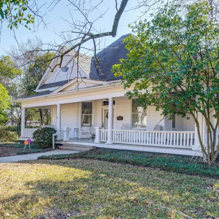 Explore Jackson! Historic Belhaven Home w/ Porch