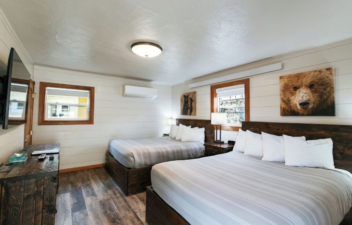 Yellowstone Riverside Cottages